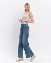 Load image into Gallery viewer, HIGH RISE A LINE WIDE LEG JEANS LV1633

