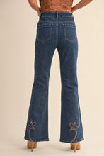 Load image into Gallery viewer, Arizona Stitch Jeans
