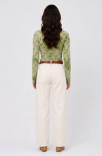 Load image into Gallery viewer, CT12366-1 - DAINTY PRINT FITTED MESH TOP
