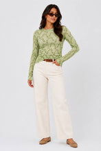 Load image into Gallery viewer, CT12366-1 - DAINTY PRINT FITTED MESH TOP
