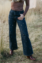 Load image into Gallery viewer, Dressed For the Drama Jeans
