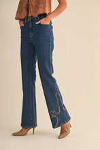 Load image into Gallery viewer, Arizona Stitch Jeans
