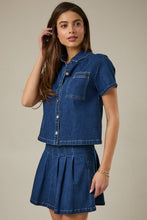 Load image into Gallery viewer, DENIM SHORT SLEEVE CROPPED BUTTON DOWN SHIRT
