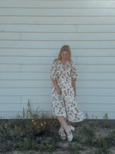 Load image into Gallery viewer, Abstract Floral Midi
