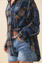 Load image into Gallery viewer, 8376EN Kambrie Plaid Flannel Shirt
