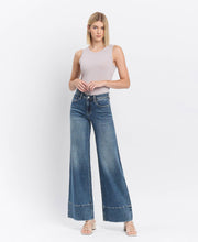 Load image into Gallery viewer, HIGH RISE A LINE WIDE LEG JEANS LV1633
