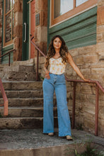 Load image into Gallery viewer, Taylor Vintage Cut Jeans

